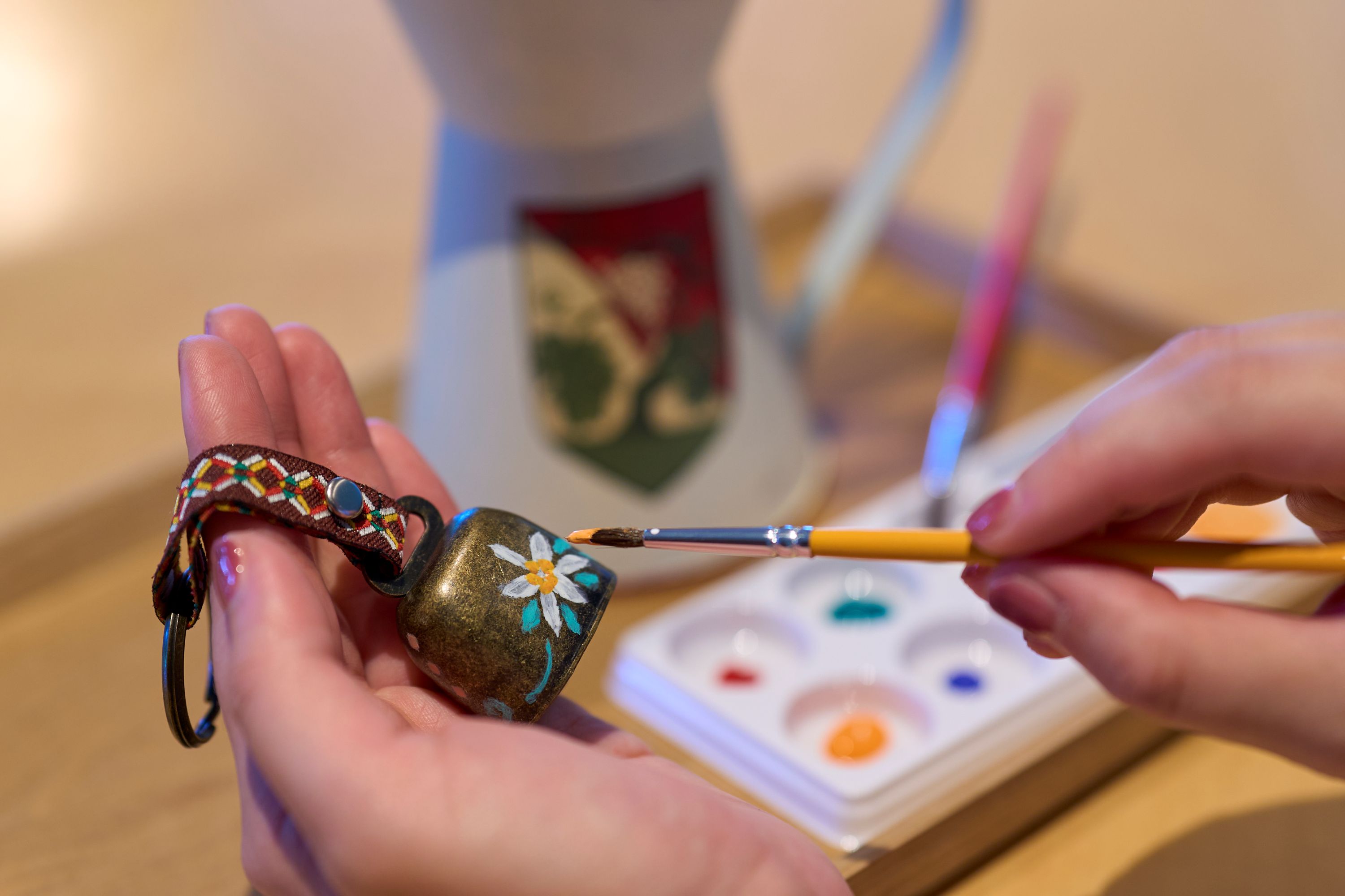 Grandvaux Craft ~カウベルの絵付け体験~